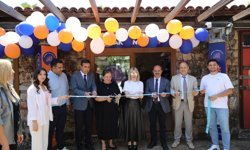 AÜ logolu ürünler satışta