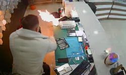 Telefon bataryası bomba gibi patladı