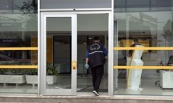 Antalya'da banka şubesine saldırı