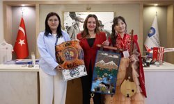 Başkan Vekili Özdemir, dünya çocuklarını ağırladı