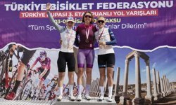 Melike Çakır lider tamamladı