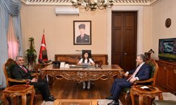 Vali Şahin makamını Nazenin Karsavurdan'a devretti