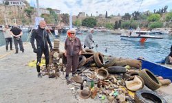 Kaleiçi Yat Limanı'ndan 5 ton atık çıktı