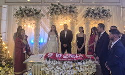 Büşra Özdemir’den nikah üçlüsü