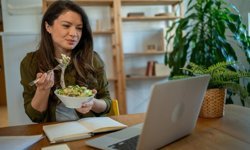 Ekran süresi beslenme alışkanlıklarını değiştiriyor!