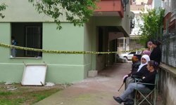 Evinde ölü bulundu