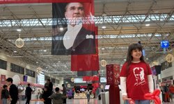 Havalimanında 23 Nisan coşkusu