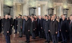 Anıtkabir’de 23 Nisan töreni