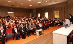 AÜ'de farkındalık sempozyumu