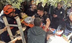 Oyun oynarken 7 metrelik foseptiğe düştü