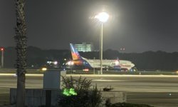Pilotu rahatsızlanan uçak Antalya'ya acil iniş yaptı