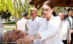 Korkuteli'de kayıplar için lokma dağıtıldı