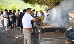 Kemer'de öğrencilere mangal partisi