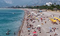 Antalya'da sahiller doldu