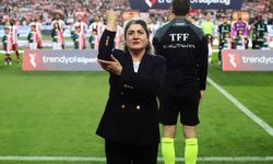 Antalyaspor maçında işaret diliyle İstiklal Marşı okundu