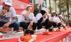 Altın ödüllü acı biber yarışmasında nefesler kesildi!