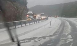 Antalya'da kar ve dolu sürprizi