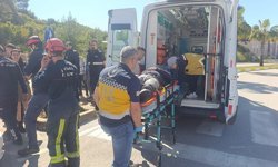 Sürücü araçta sıkıştı