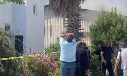 İşletme sahibi çaresiz gözlerle söndürme çalışmalarını izledi