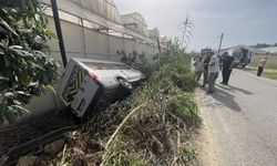 Alanya'da okul servisi şarampole devrildi