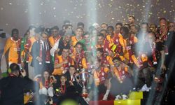 Galatasaray şampiyonluk kupasını aldı!