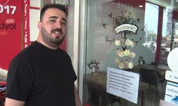 Cama astığı yazıyla dikkat çekti