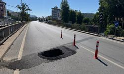 Antalya-Mersin yolunda korkutan göçük!