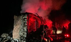 Kumluca'da müstakil ev küle döndü
