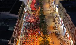 Kemer'de konser ve fener alayı coşkusu