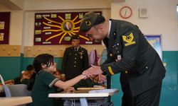 Mehmetçikten öğrencilere mektup sürprizi