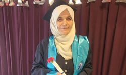 65 yaşında mezun oldu