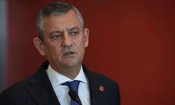 Özgür Özel yeniden grup başkanı seçildi