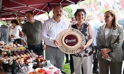Kemer'de renkli sergi