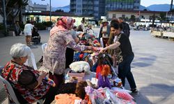 Kemer'de kadınlardan kermes
