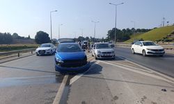 Otomobil ile motosiklet çarpıştı