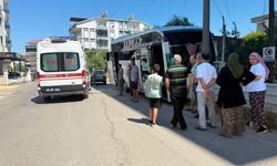 Rahatsızlanan sürücü direğe çarptı