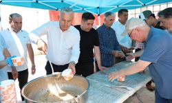 Aksu'da aşure ikramı