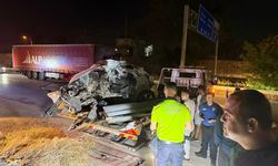 Serik'te inanılmaz kaza: Otomobilin motoru barakaya uçtu
