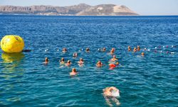 Sporcular dostluk için kulaç attı