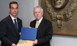 Aziz Yıldırım mazbatasını aldı