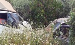 Çarpışan 2 araç bahçeye uçtu