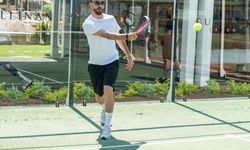 Milli futbolcu tatil için Antalya'da