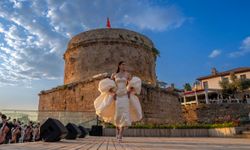 Moda, tarih ve sanatın büyülü buluşması