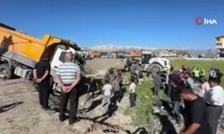 Yolcu minibüsü ile kamyon çarpıştı: 2 ölü, 3 yaralı