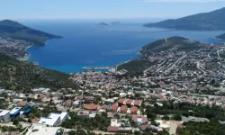Kaş'ta 20 bin villaya kilit: Esnaf ve tatilci mağdur!