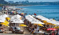 Antalya'da sıcak hava bunalttı