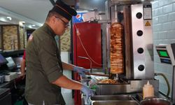 Döner ustalarının zorlu mesaisi