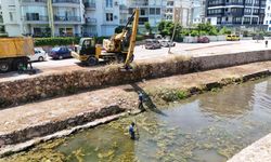Konyaaltı'da kanal temizliği