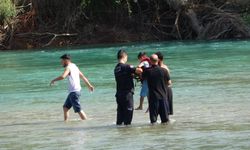 Manavgat Irmağı'nda 4 kişi mahsur kaldı