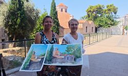 Rus sanatçılar Antalya'nın tarihi dokusunu tuvale taşıyor